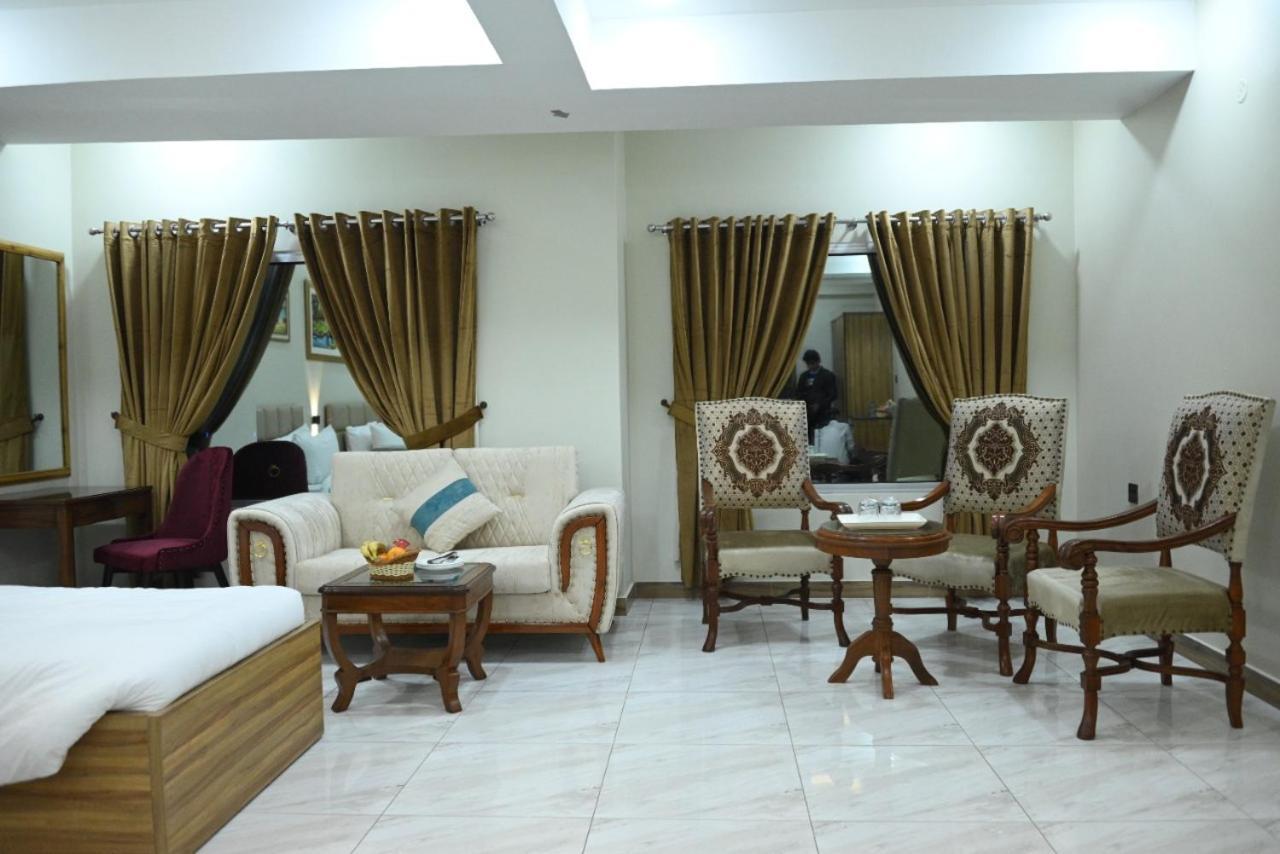 Hotel Pearl Inn Karachi Bagian luar foto