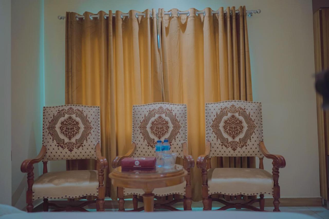 Hotel Pearl Inn Karachi Bagian luar foto