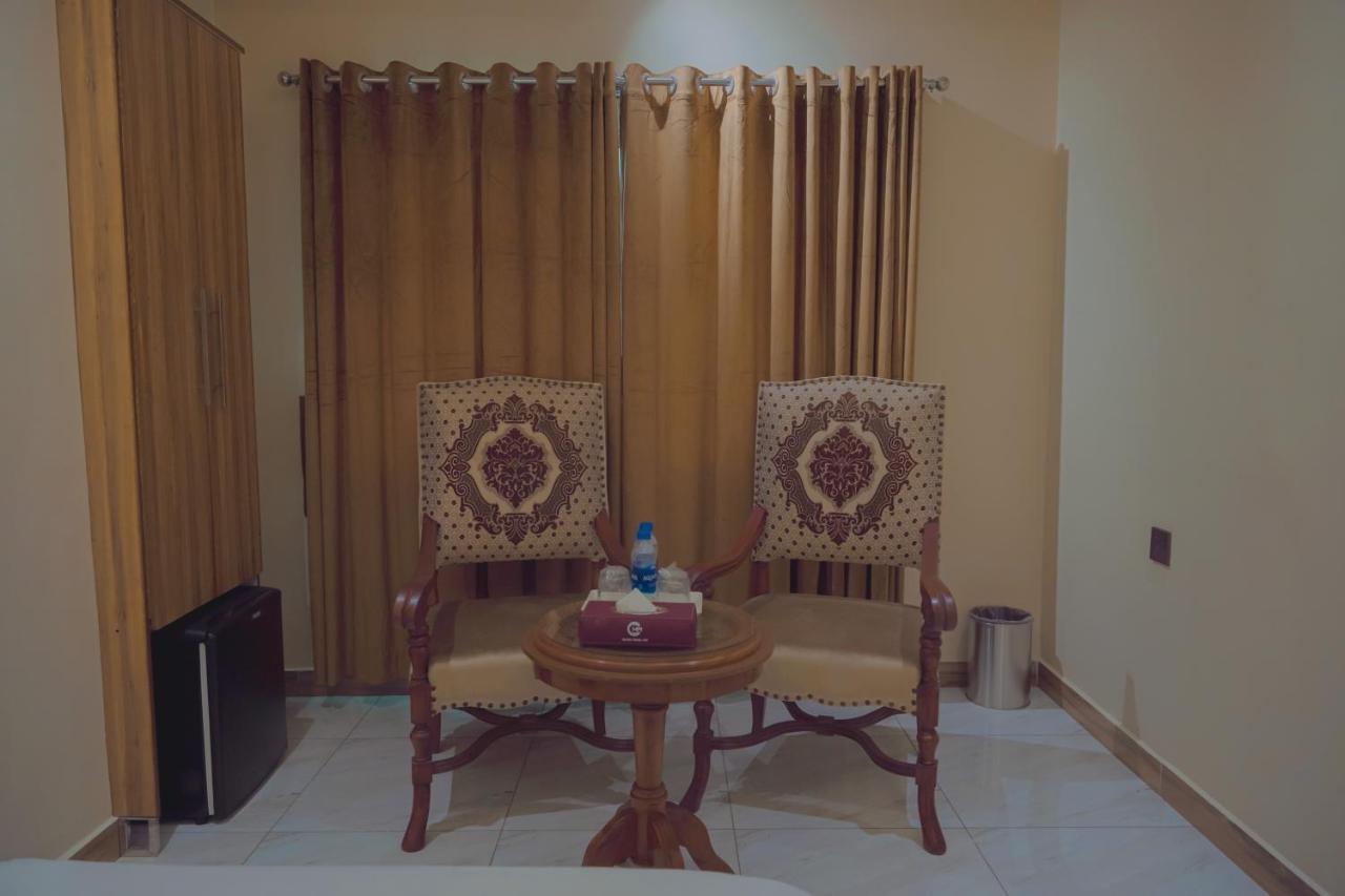 Hotel Pearl Inn Karachi Bagian luar foto