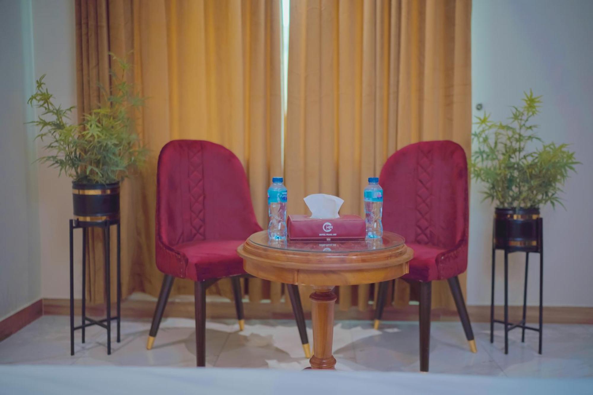 Hotel Pearl Inn Karachi Bagian luar foto