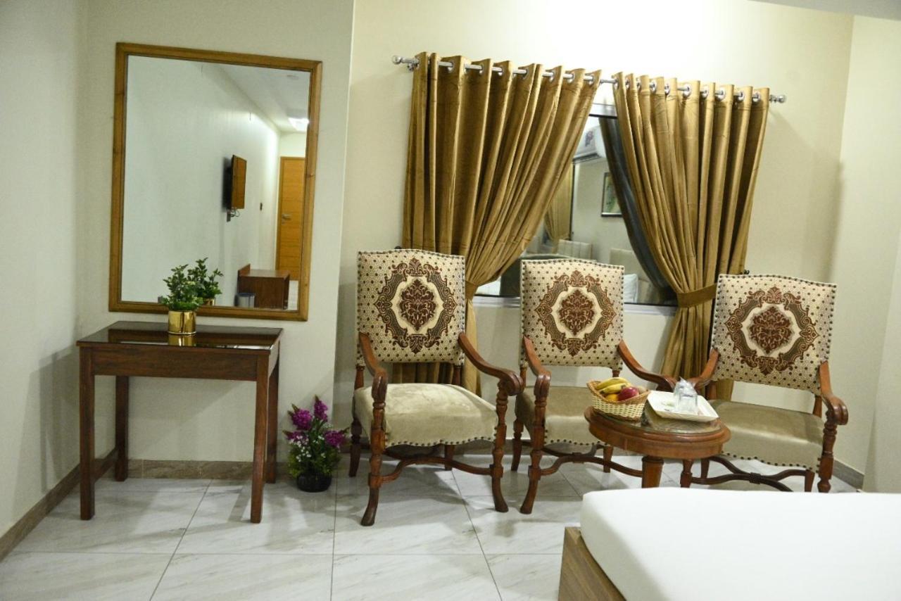 Hotel Pearl Inn Karachi Bagian luar foto